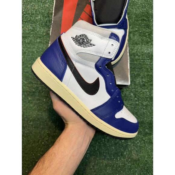 Michael Jordan Other - Jordan Retro 1 Rare Air Size 9